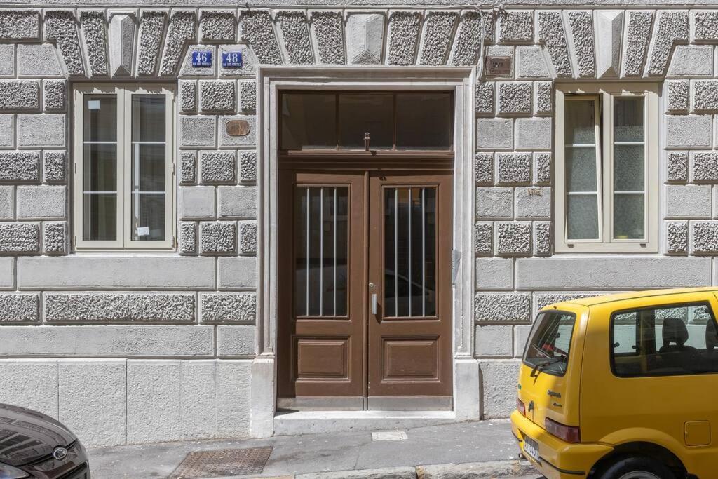 Foscolo 46 - Elegant Family Apartment Trieste Eksteriør billede