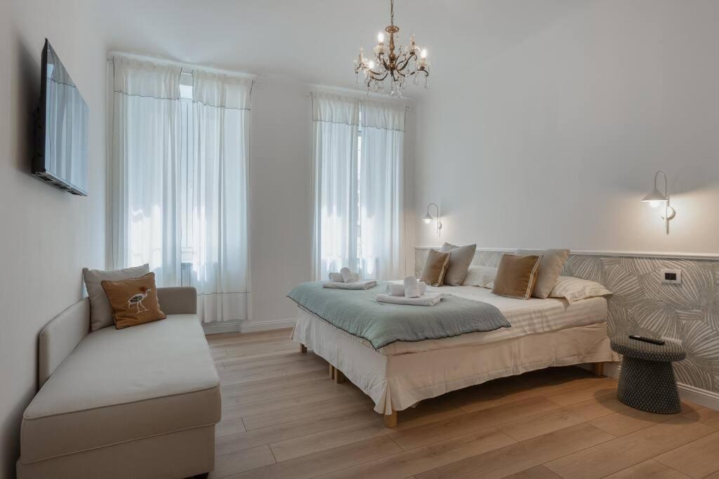 Foscolo 46 - Elegant Family Apartment Trieste Eksteriør billede