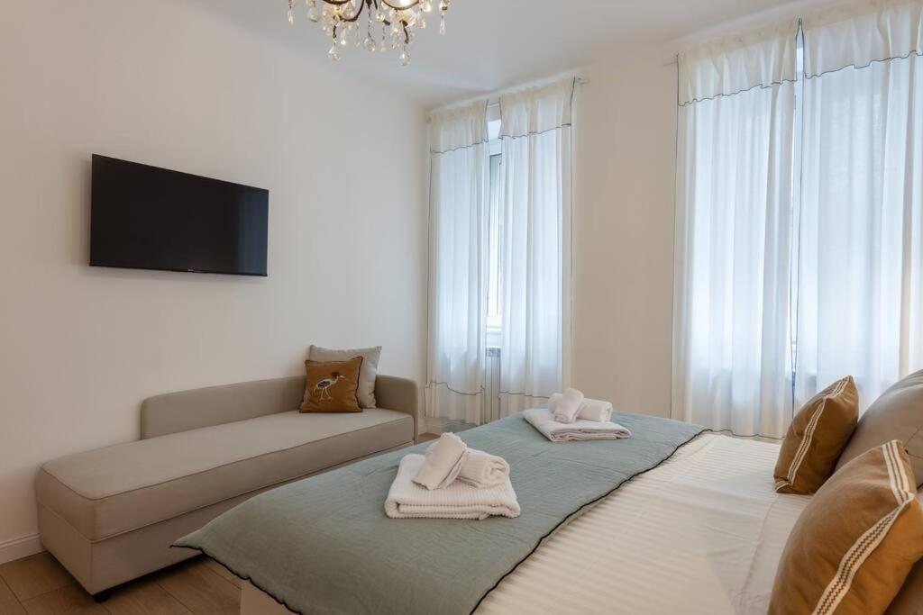 Foscolo 46 - Elegant Family Apartment Trieste Eksteriør billede