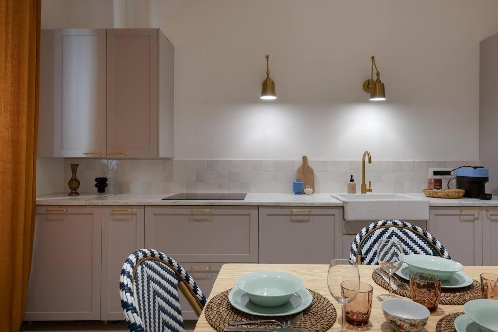 Foscolo 46 - Elegant Family Apartment Trieste Eksteriør billede